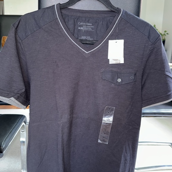 NWT Calvin Klein vneck shirt - Picture 2 of 6